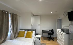 Keedonwood Road Bromley, Rooms With Free Wifi