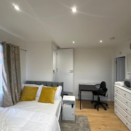Keedonwood Road Bromley, Rooms With Free Wifi Exterior photo