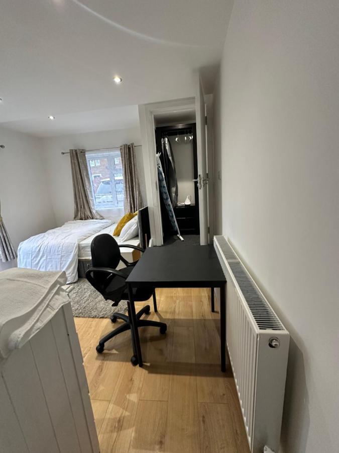 Keedonwood Road Bromley, Rooms With Free Wifi Exterior photo